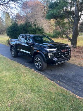 2024 GMC Canyon AT4