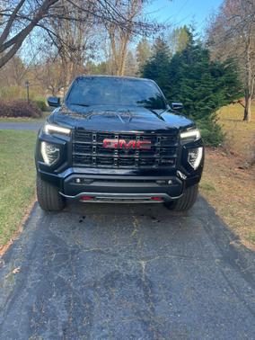 2024 GMC Canyon AT4
