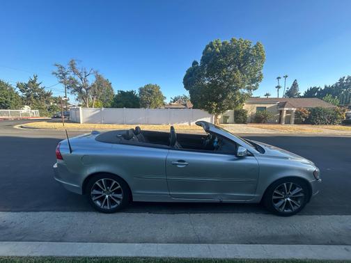 2010 Volvo C70 T5