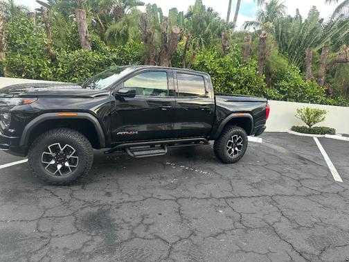 2023 GMC Canyon AT4X