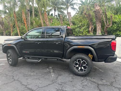 2023 GMC Canyon AT4X