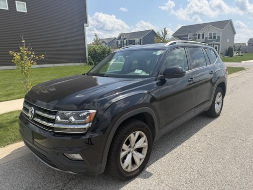 Black 2018 Volkswagen Atlas 3.6L SE