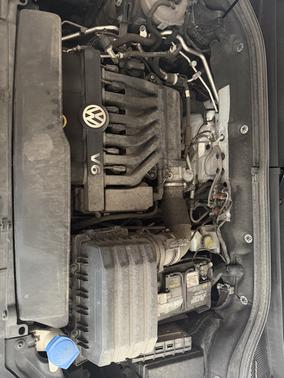 Black 2018 Volkswagen Atlas 3.6L SE