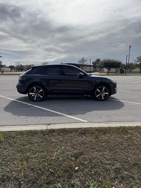 2023 Porsche Macan Macan