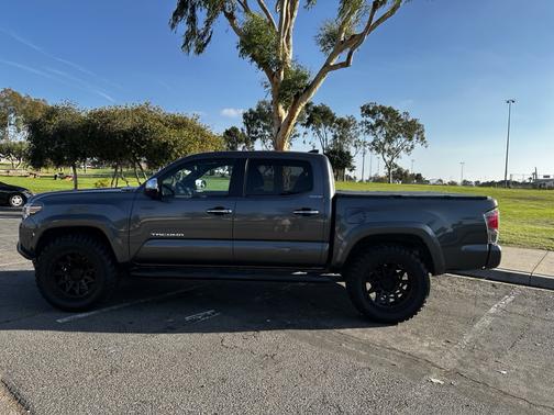 2017 Toyota Tacoma Limited