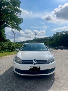 2010 Volkswagen Golf 4-Door