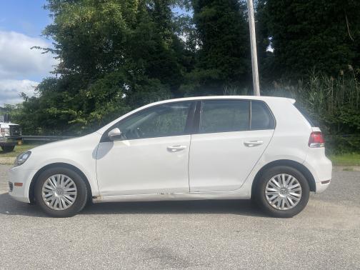 2010 Volkswagen Golf 4-Door