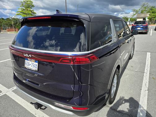 2024 Kia Carnival LX
