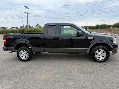 Black 2004 Ford F-150 FX4 SuperCab