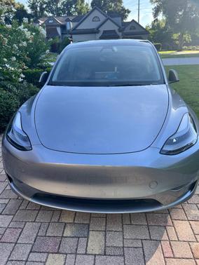 Silver 2024 Tesla Model Y Long Range