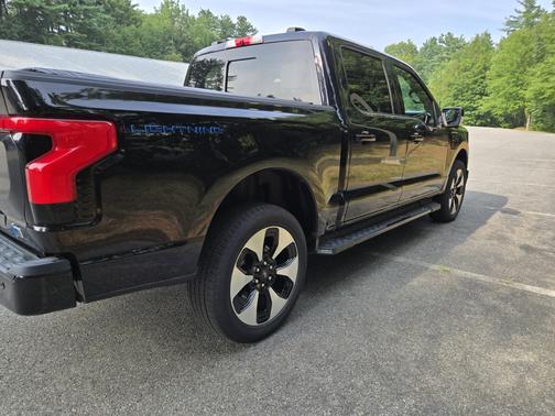 2022 Ford F-150 Lightning Platinum