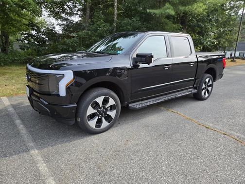 2022 Ford F-150 Lightning Platinum