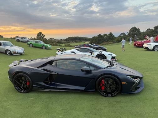 2025 Lamborghini Revuelto Base