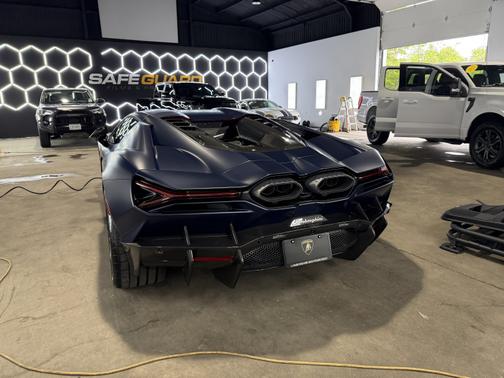 2025 Lamborghini Revuelto Base