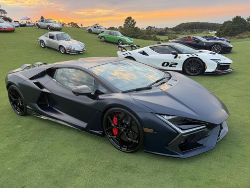 2025 Lamborghini Revuelto Base
