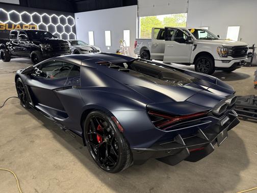 2025 Lamborghini Revuelto Base