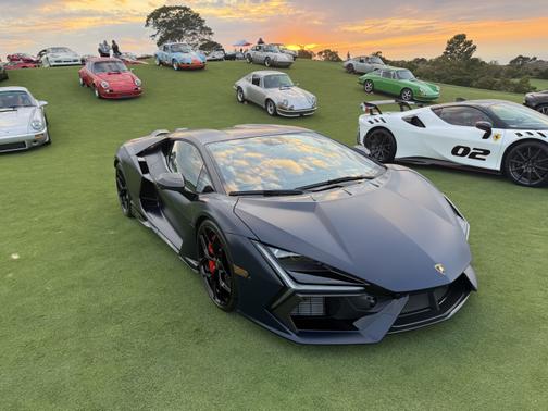 2025 Lamborghini Revuelto Base