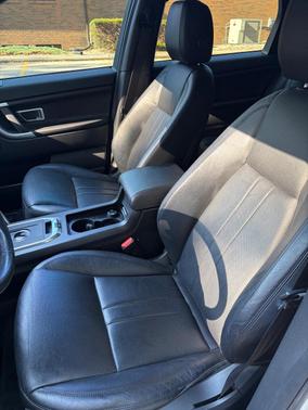 White 2018 Land Rover Discovery Sport SE