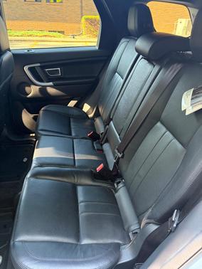 White 2018 Land Rover Discovery Sport SE