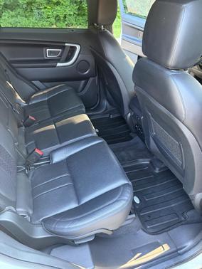 White 2018 Land Rover Discovery Sport SE