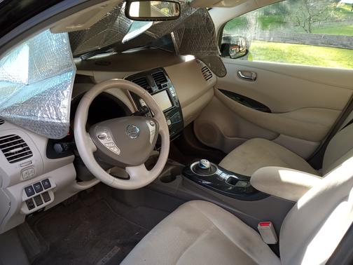 Black 2012 Nissan Leaf SL