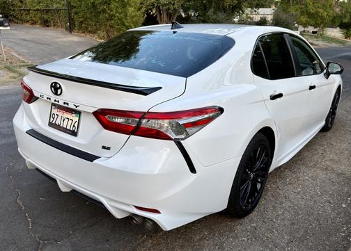 White 2020 Toyota Camry SE