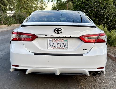 White 2020 Toyota Camry SE