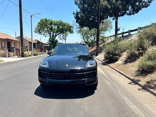 2023 Porsche Cayenne Platinum Edition