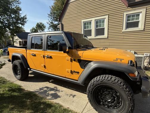 2021 Jeep Gladiator Willys