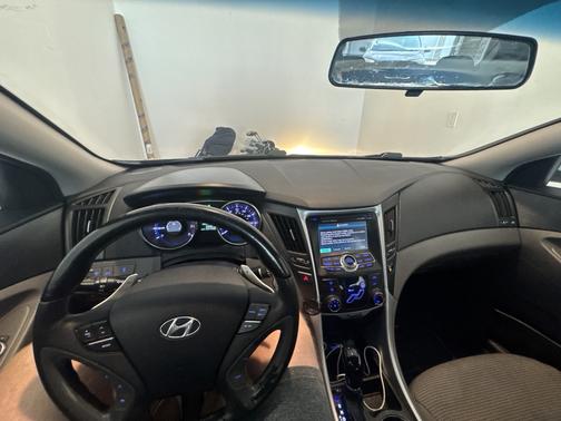 2011 Hyundai SONATA SE
