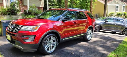 Red 2017 Ford Explorer XLT