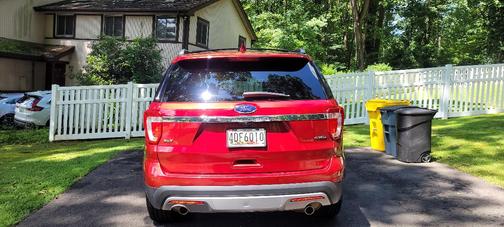 Red 2017 Ford Explorer XLT