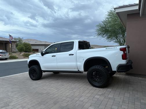 2025 Chevrolet Silverado 1500 ZR2