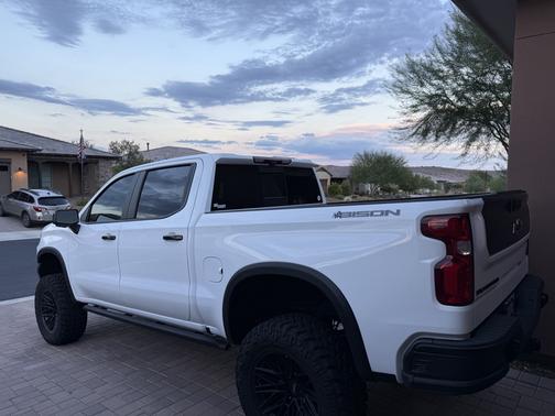 2025 Chevrolet Silverado 1500 ZR2