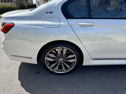 2020 BMW M760 i xDrive