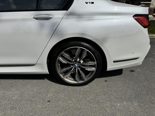 2020 BMW M760 i xDrive