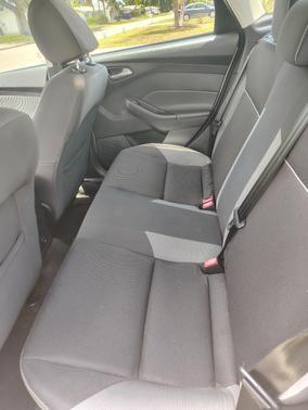 Silver 2014 Ford Focus SE