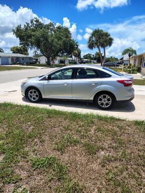 Silver 2014 Ford Focus SE