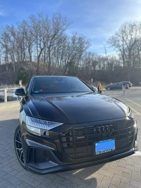 2022 Audi Q8 55 Premium Plus