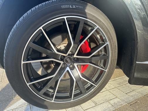 2022 Audi Q8 55 Premium Plus
