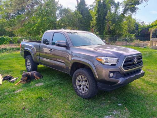 2016 Toyota Tacoma SR5