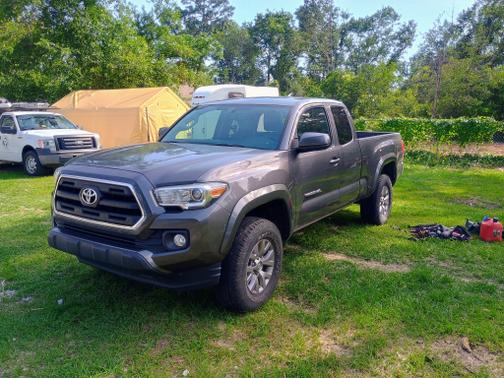 2016 Toyota Tacoma SR5