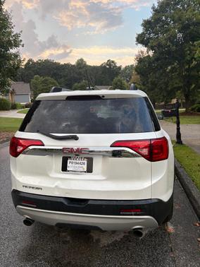 White 2018 GMC Acadia SLT-1