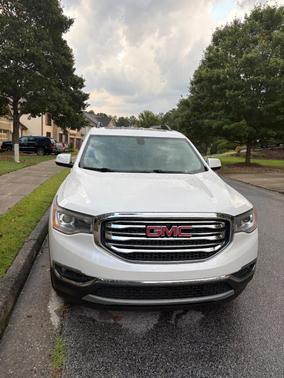 White 2018 GMC Acadia SLT-1
