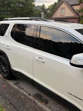 White 2018 GMC Acadia SLT-1
