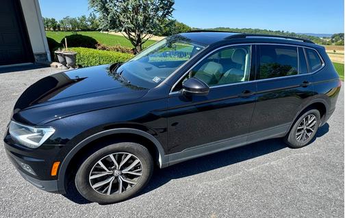 Black 2019 Volkswagen Tiguan 2.0T SE