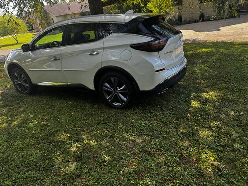 White 2024 Nissan Murano Platinum