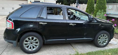 Black 2010 Ford Edge SEL