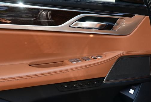 Gray 2022 BMW 740 i