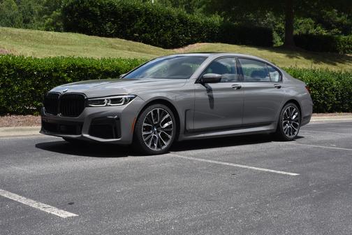 Gray 2022 BMW 740 i